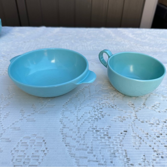 Vintage Aqua Melmac/Melamine Teacups & Small Bowls , Retro Dishes,  Set of 4 - Picture 2 of 6